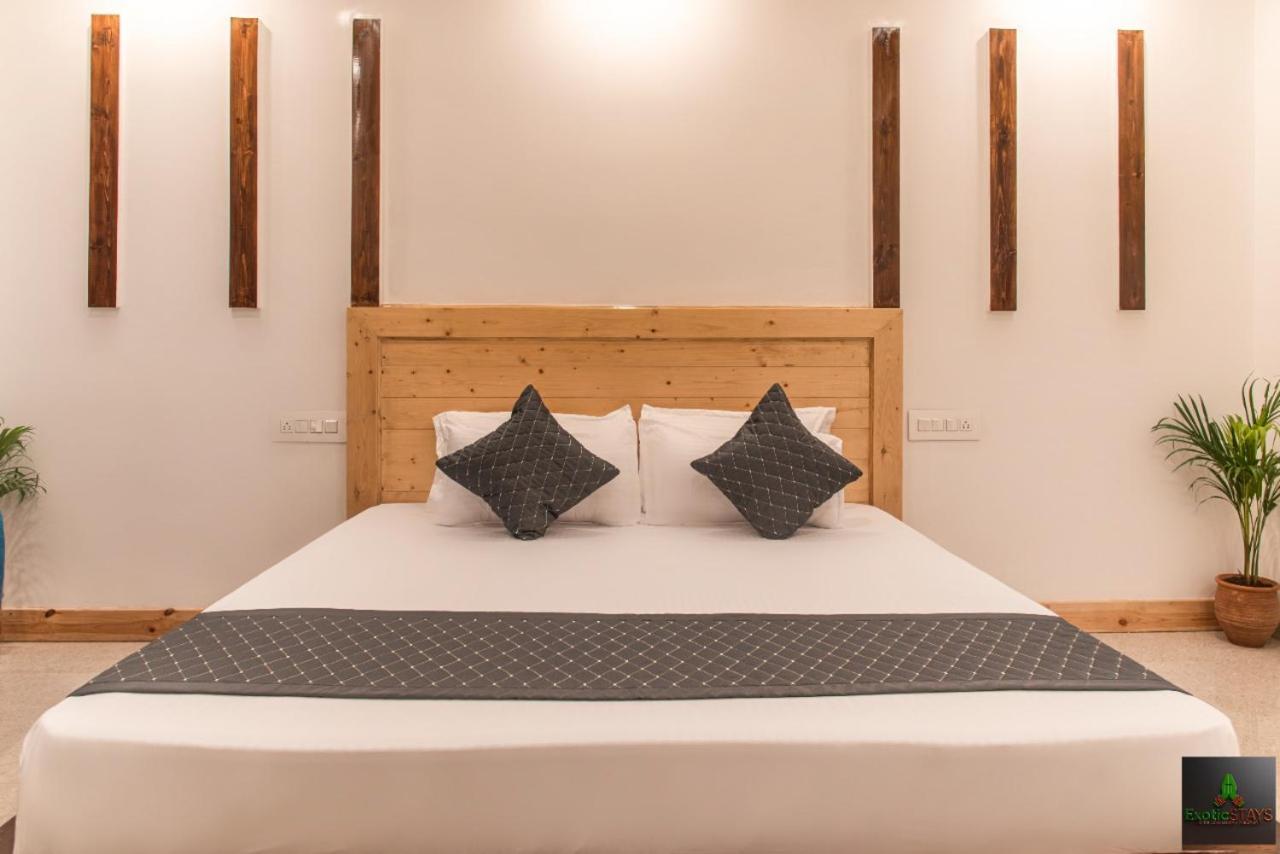 The Hillside Inn Kasauli By Exotic Stays Экстерьер фото