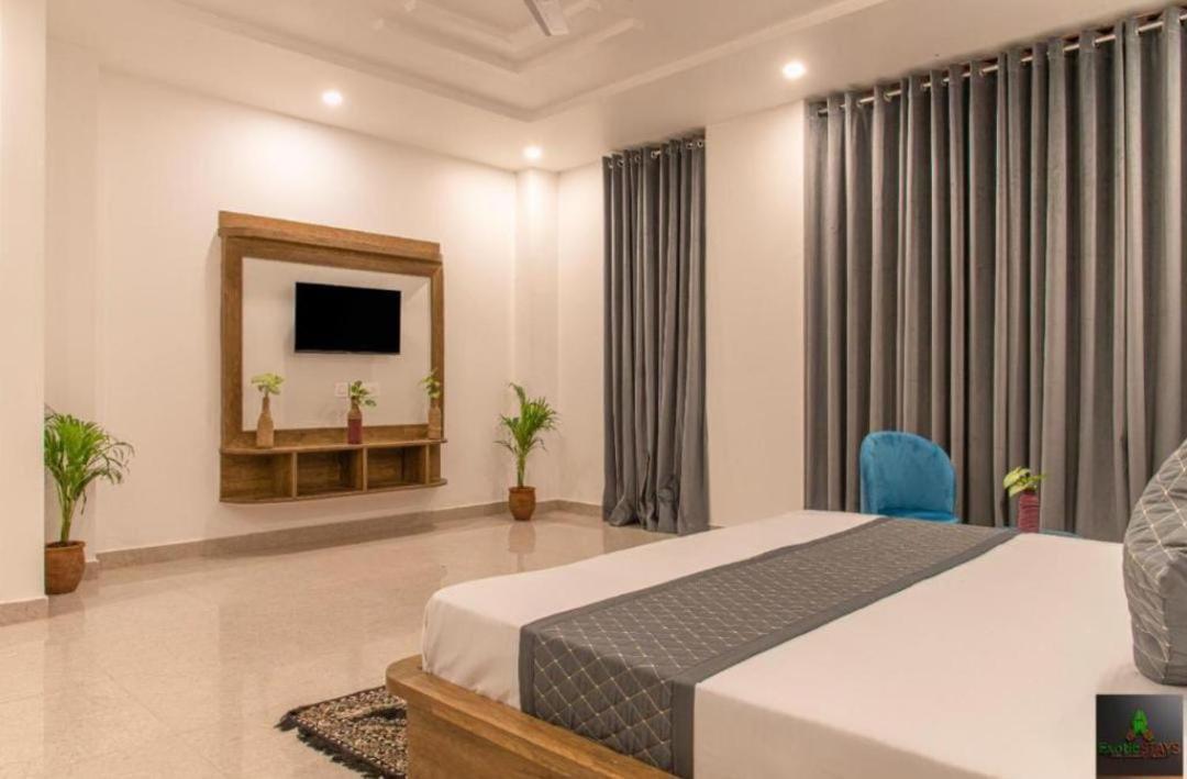 The Hillside Inn Kasauli By Exotic Stays Экстерьер фото