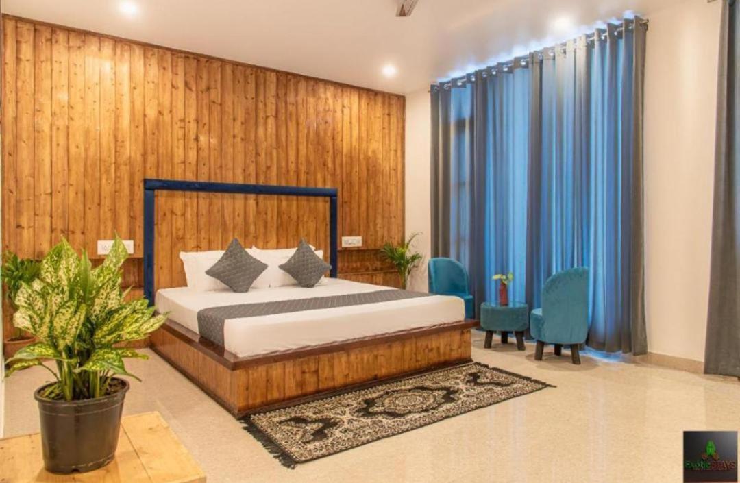 The Hillside Inn Kasauli By Exotic Stays Экстерьер фото