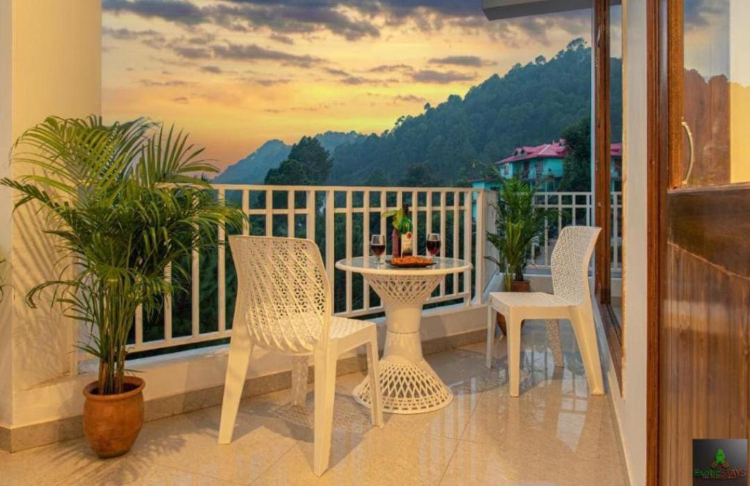 The Hillside Inn Kasauli By Exotic Stays Экстерьер фото